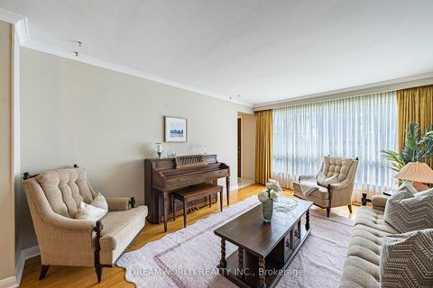 Photo 2 at 28 Rabton Court, CFB, Toronto