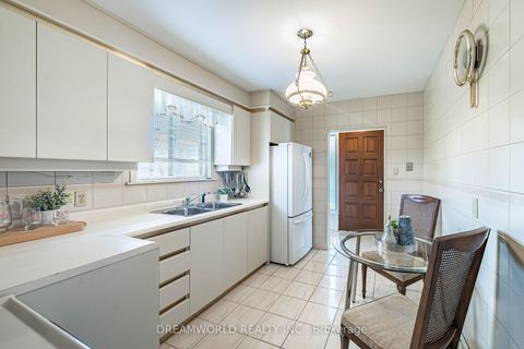 Photo 6 at 28 Rabton Court, CFB, Toronto