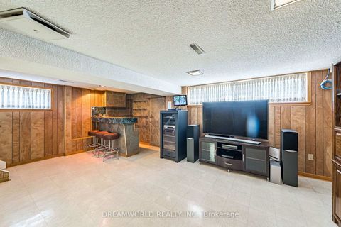 Photo 21 at 28 Rabton Court, CFB, Toronto