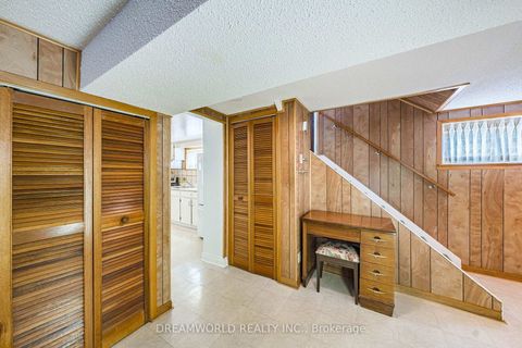 Photo 24 at 28 Rabton Court, CFB, Toronto