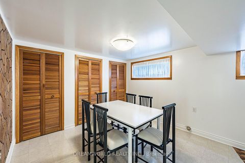 Photo 29 at 28 Rabton Court, CFB, Toronto