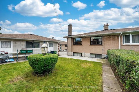 Photo 33 at 28 Rabton Court, CFB, Toronto