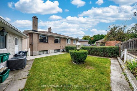 Photo 34 at 28 Rabton Court, CFB, Toronto