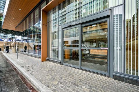 Photo 4 at 915 - 17 Bathurst Street, Waterfront Communities C1, Toronto