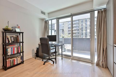 Photo 4 at 302 - 127 Broadway Avenue, Mount Pleasant West, Toronto