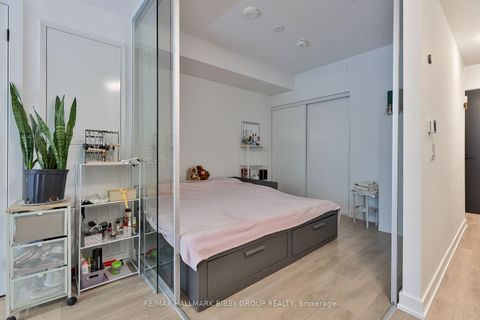 Photo 10 at 302 - 127 Broadway Avenue, Mount Pleasant West, Toronto