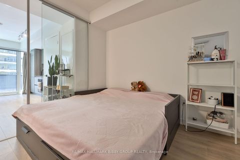 Photo 11 at 302 - 127 Broadway Avenue, Mount Pleasant West, Toronto
