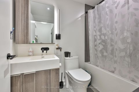 Photo 13 at 302 - 127 Broadway Avenue, Mount Pleasant West, Toronto