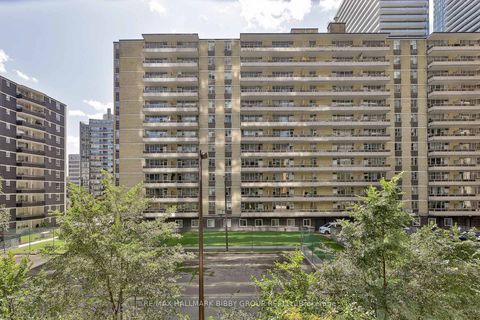 Photo 16 at 302 - 127 Broadway Avenue, Mount Pleasant West, Toronto
