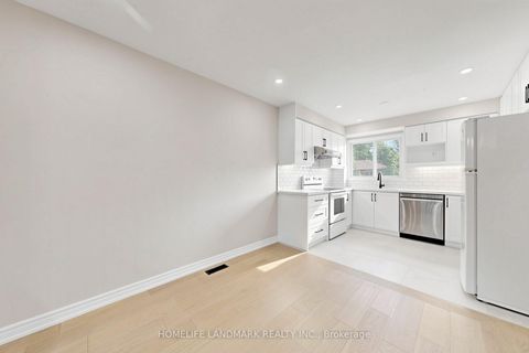 Photo 9 at 63 - 1131 Sandhurst Circle, Agincourt North, Toronto