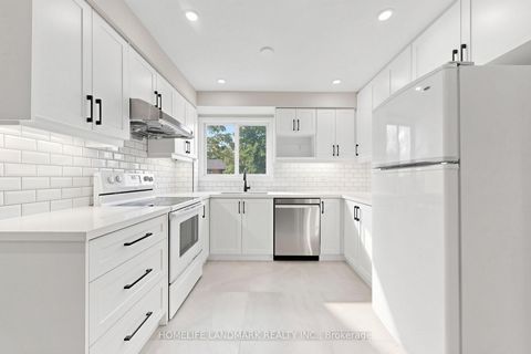 Photo 11 at 63 - 1131 Sandhurst Circle, Agincourt North, Toronto