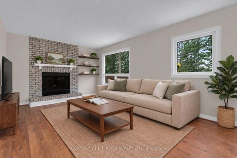 Photo 13 at 131 Browning Trail, Letitia Heights, Barrie