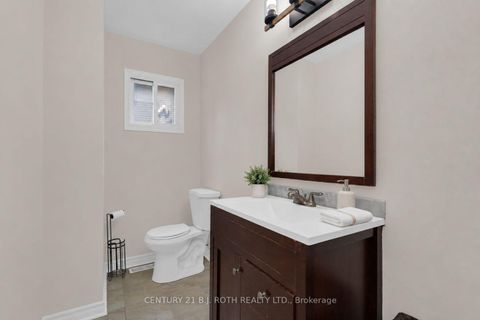 Photo 14 at 131 Browning Trail, Letitia Heights, Barrie