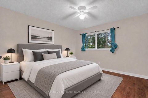 Photo 22 at 131 Browning Trail, Letitia Heights, Barrie