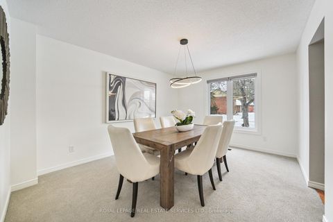 Photo 5 at 40 Stonemanse Court, Woburn, Toronto