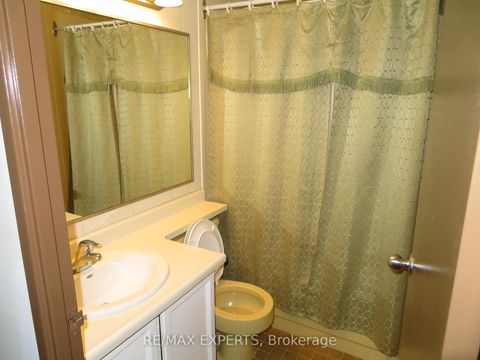 Photo 16 at 2233 - 33 Harbour Square, Waterfront Communities C1, Toronto