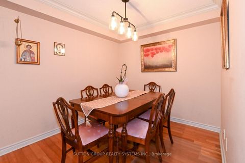 Photo 8 at 605 - 5229 Dundas Street W, City Centre West, Toronto
