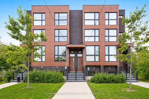 Photo 1 at 2962B Bayview Avenue, Willowdale East, Toronto