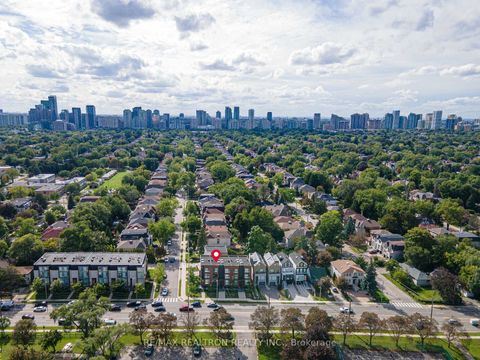 Photo 2 at 2962B Bayview Avenue, Willowdale East, Toronto