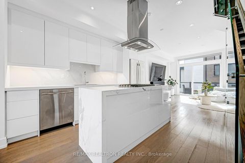 Photo 7 at 2962B Bayview Avenue, Willowdale East, Toronto