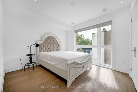 Photo 27 at 2962B Bayview Avenue, Willowdale East, Toronto