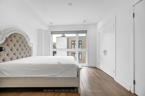 Photo 28 at 2962B Bayview Avenue, Willowdale East, Toronto