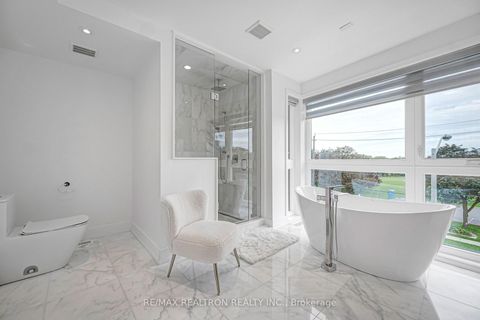 Photo 34 at 2962B Bayview Avenue, Willowdale East, Toronto