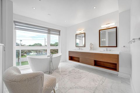 Photo 35 at 2962B Bayview Avenue, Willowdale East, Toronto