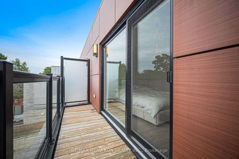 Photo 37 at 2962B Bayview Avenue, Willowdale East, Toronto