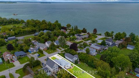 Photo 2 at 837 Montsell Avenue, Historic Lakeshore Communities, Georgina