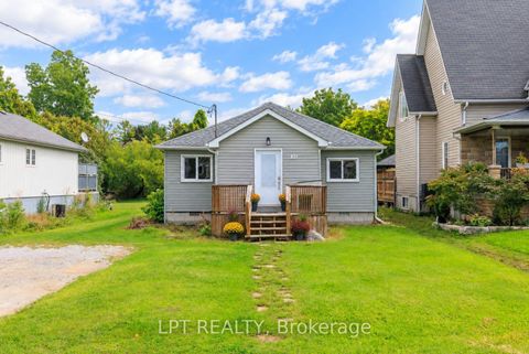 Photo 6 at 837 Montsell Avenue, Historic Lakeshore Communities, Georgina