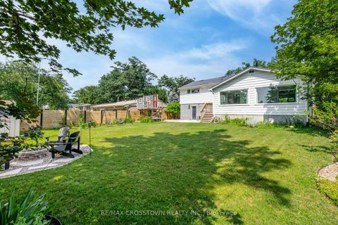Photo 39 at 11 Castle Drive, Sunnidale, Barrie