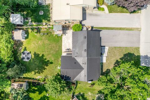 Photo 42 at 11 Castle Drive, Sunnidale, Barrie