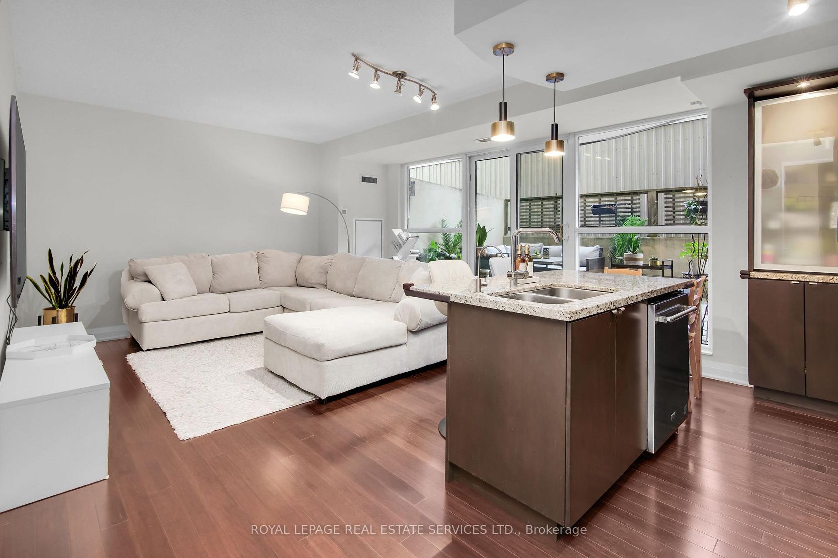 207 - 1430 Yonge Street, St. Clair, Toronto 