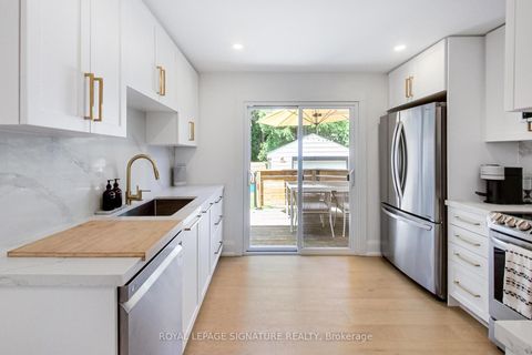 Photo 15 at 148 Mortimer Avenue, Broadview North, Toronto
