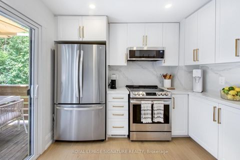 Photo 18 at 148 Mortimer Avenue, Broadview North, Toronto
