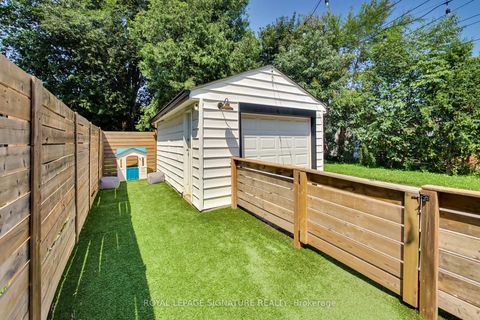 Photo 36 at 148 Mortimer Avenue, Broadview North, Toronto