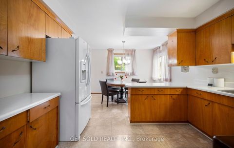 Photo 8 at 11 Parmalea Crescent, Richview, Toronto