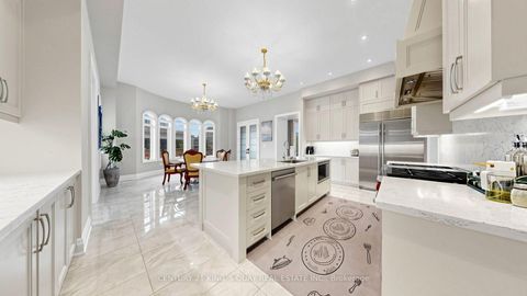 Photo 14 at 3 Sir Henry Court, King City, King