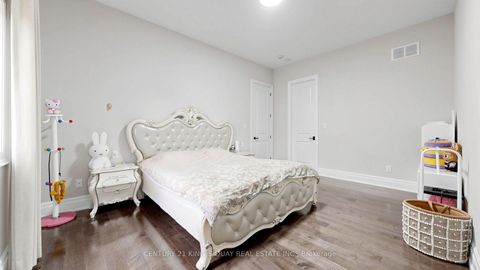 Photo 28 at 3 Sir Henry Court, King City, King