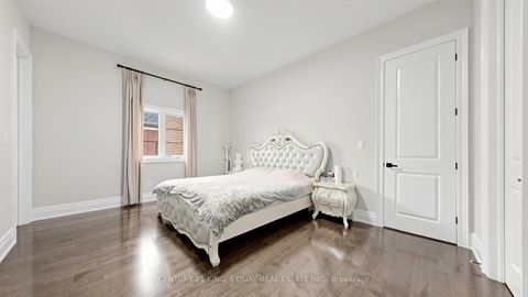 Photo 29 at 3 Sir Henry Court, King City, King