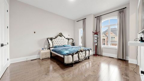 Photo 31 at 3 Sir Henry Court, King City, King