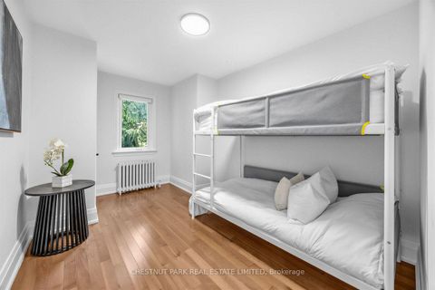 Photo 13 at 178 Hanna Road, Leaside, Toronto