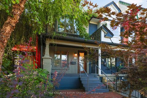 Photo 1 at 652 Richmond Street W, Niagara, Toronto
