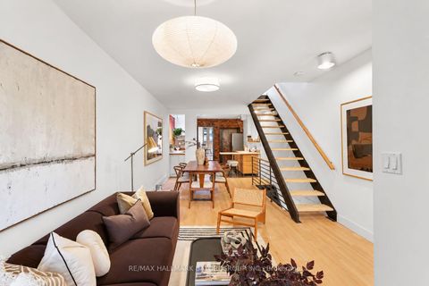 Photo 3 at 652 Richmond Street W, Niagara, Toronto