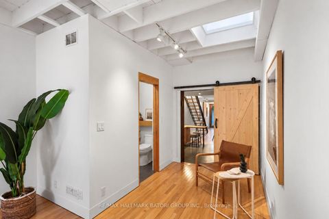 Photo 15 at 652 Richmond Street W, Niagara, Toronto