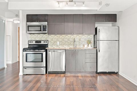 Photo 14 at 416 - 20 Joe Shuster Way, South Parkdale, Toronto