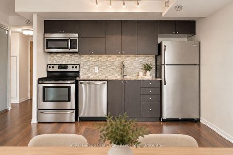 Photo 15 at 416 - 20 Joe Shuster Way, South Parkdale, Toronto