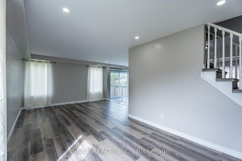 Photo 3 at 73 Tunbridge Road, Georgian Drive, Barrie