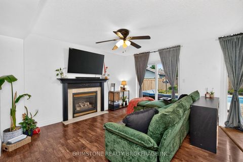 Photo 13 at 32 Wessenger Drive, Holly, Barrie